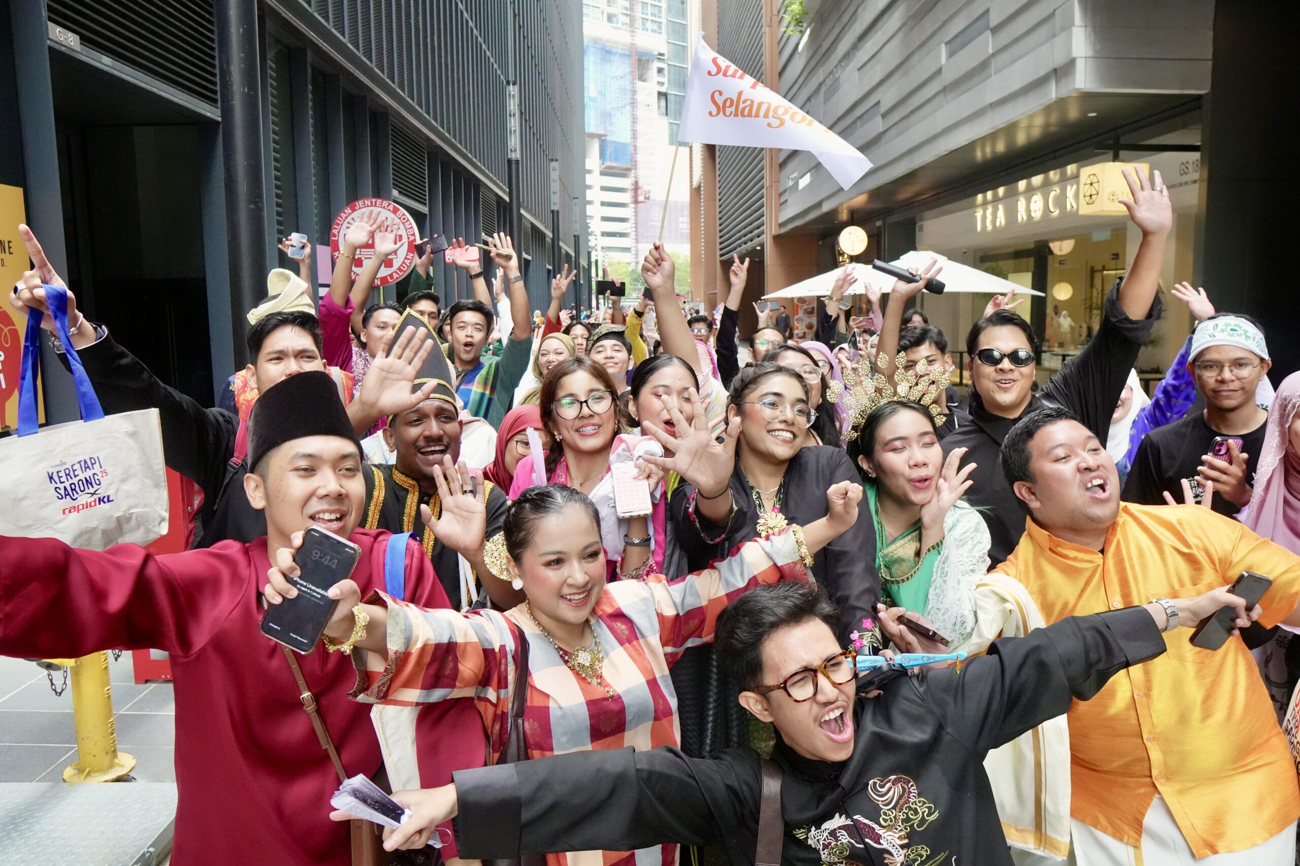 SURPRISING SELANGOR: CATCH FEELINGS AND FLIGHTS 7
