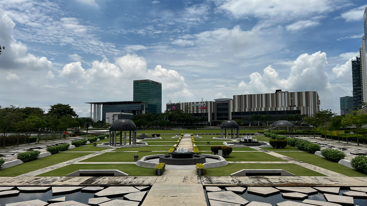 A DAY TO REMEMBER: 24 HOURS IN SHAH ALAM 8 A DAY TO REMEMBER: 24 HOURS IN SHAH ALAM 8